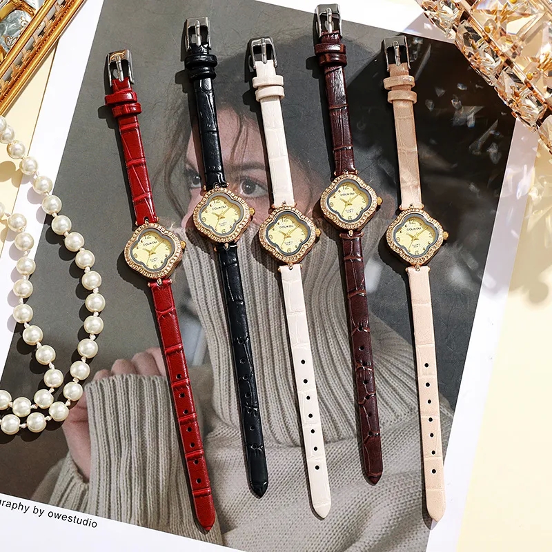 fashion accessories uk Elegant Women's Lucky fashion accessories website Clover Quartz Watch - Unique, Lightweight Valentine's Gift with Organic Luxe Belt fashion jewellery kukatpally