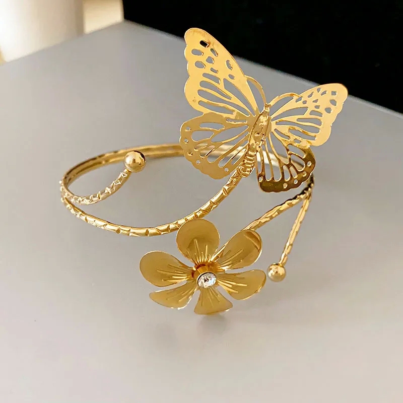 costume jewelry 1960s Sustainable Romantic Diamond Bracelet: 50s mens fashion jewelry Ethical High-End Light Luxury with Refined Masculine Elegance luxury fashion jewelry
