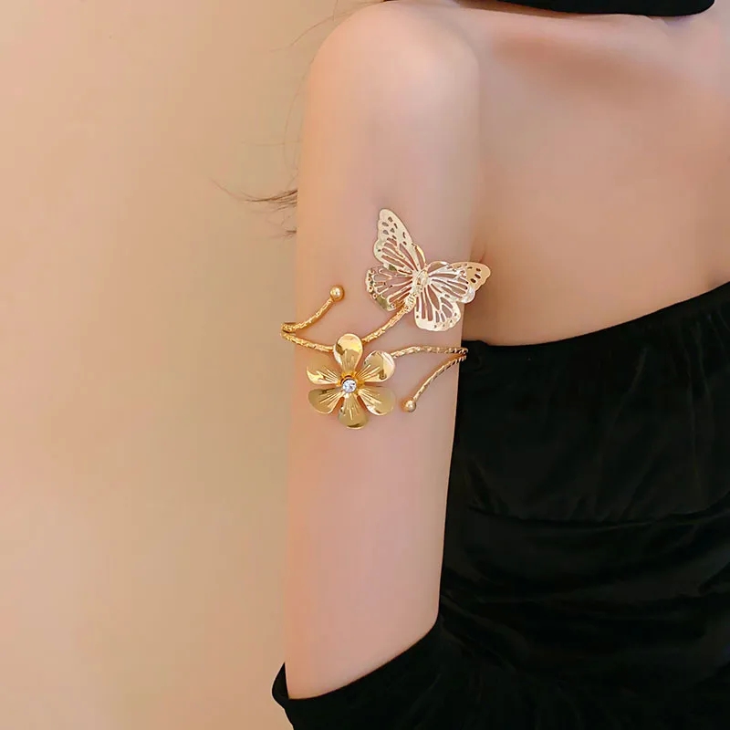 fashion jewelry gold earrings Sustainable Romantic Diamond Bracelet: dazzle fashion jewelry Ethical High-End Light Luxury with Refined Masculine Elegance costume jewelry youtube