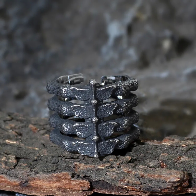fashion jewelry etsy Artisanal Lightweight 1930s fashion jewelry Men's Titanium Skull Frame Ring - Glamorous Distressed Stainless Steel Design fashion 60+