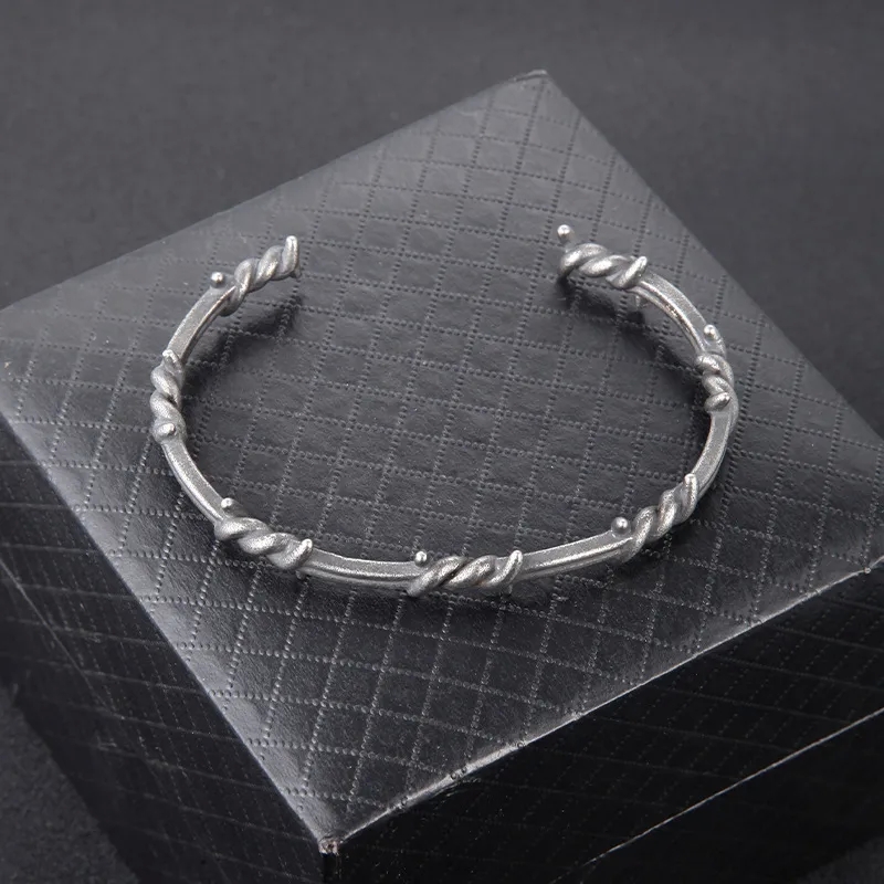 trending fashion jewelry 2024 Unique Dainty Men's Retro Romantic Style Twisted Thorn Titanium Open fashion jewelry dior Bracelet - Weatherproof Wholesale good quality fashion jewelry