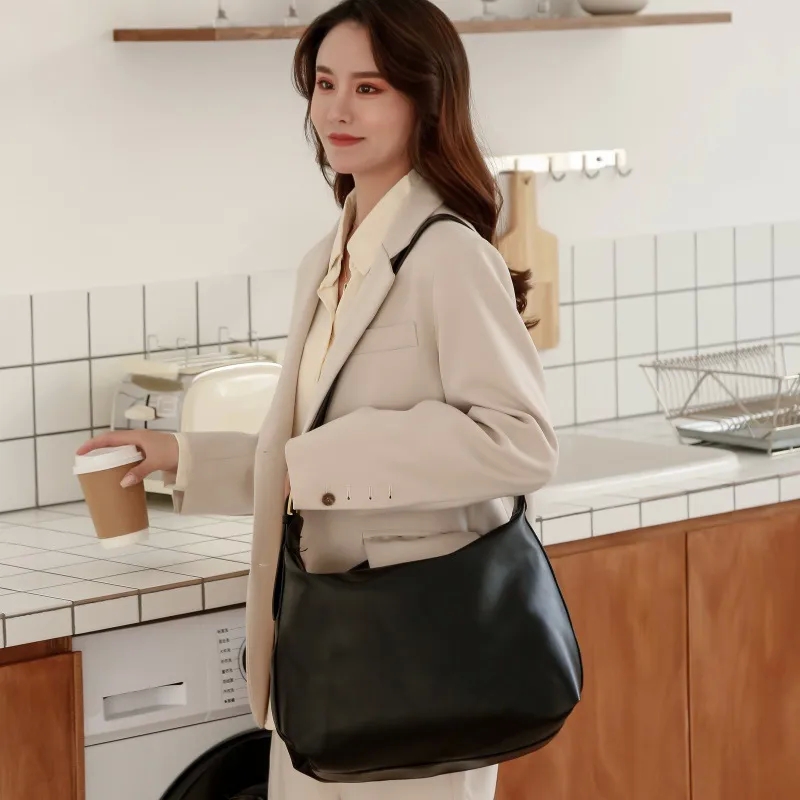 sleeping bags 0.5 tog Trendsetting Women's Soft Leather yard waste bags Tote: Large Capacity Commuter Crossbody & Shoulder Bag - Customizable Option bags 3.5