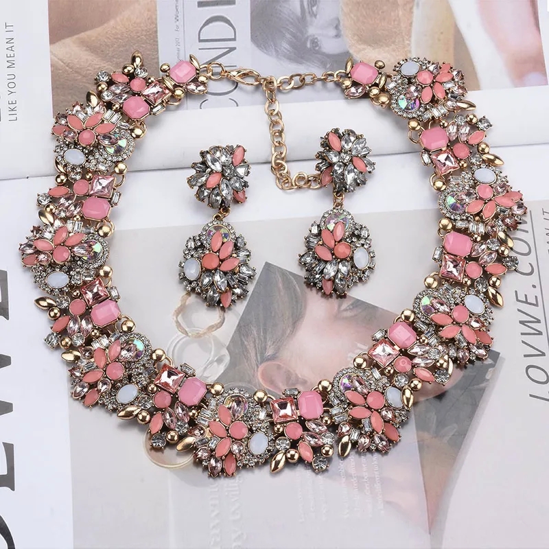 fashion jewelry florence Luxurious Bold 50s fashion jewelry Geometric Alloy Necklace & Earrings with Custom-Fit Artificial Gemstones - Comfortable Elegance fashion jewelry dropshipping
