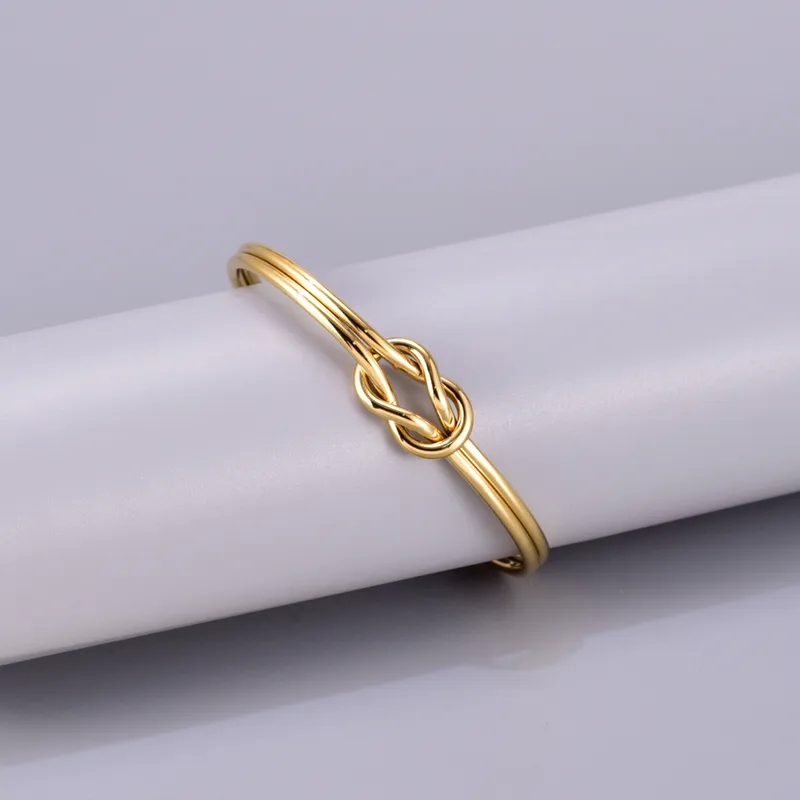 Bespoke Vintage-Style 18K Gold-Plated Stainless Steel Bangle - Exclusive Fashion Must-Have Offer