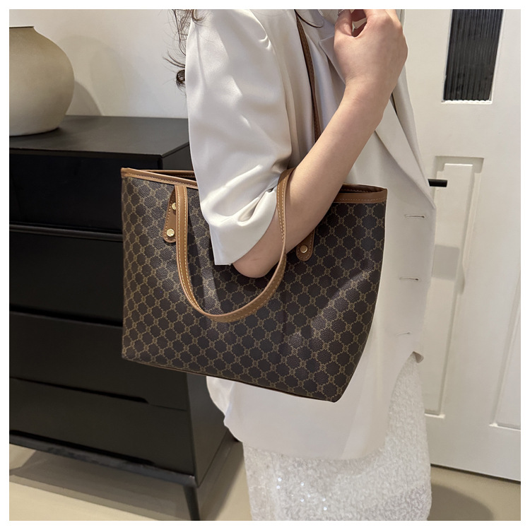 quick dam flood bags Ethical Vintage Argyle PU bags hanger Leather Tote - Scratch-Resistant Sleek Medium Zipper Bucket Bag 13 gallon trash bags