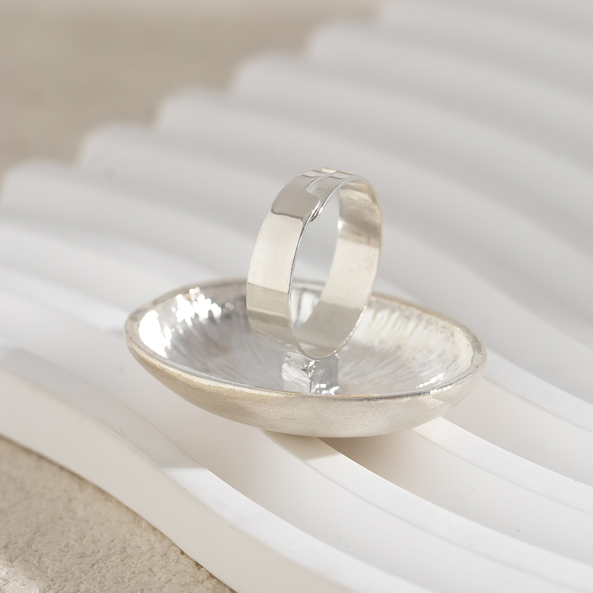costume jewelry 1960s Artisan-Made Geometric Flower Rings: Scratch-Resistant, Skin-Friendly, Casual jewelry fashion fall 2023 Craftsmanship costume jewelry 80s