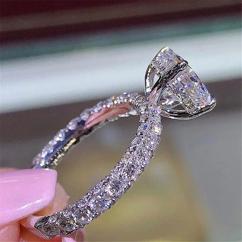 fashion jewelry italy "Vintage-Inspired Glistening Round Alloy Diamond Ring – Affordable fashion jewelry luxury watch Chic Skin-Friendly Seasonal Collection" wholesale fashion jewelry suppliers