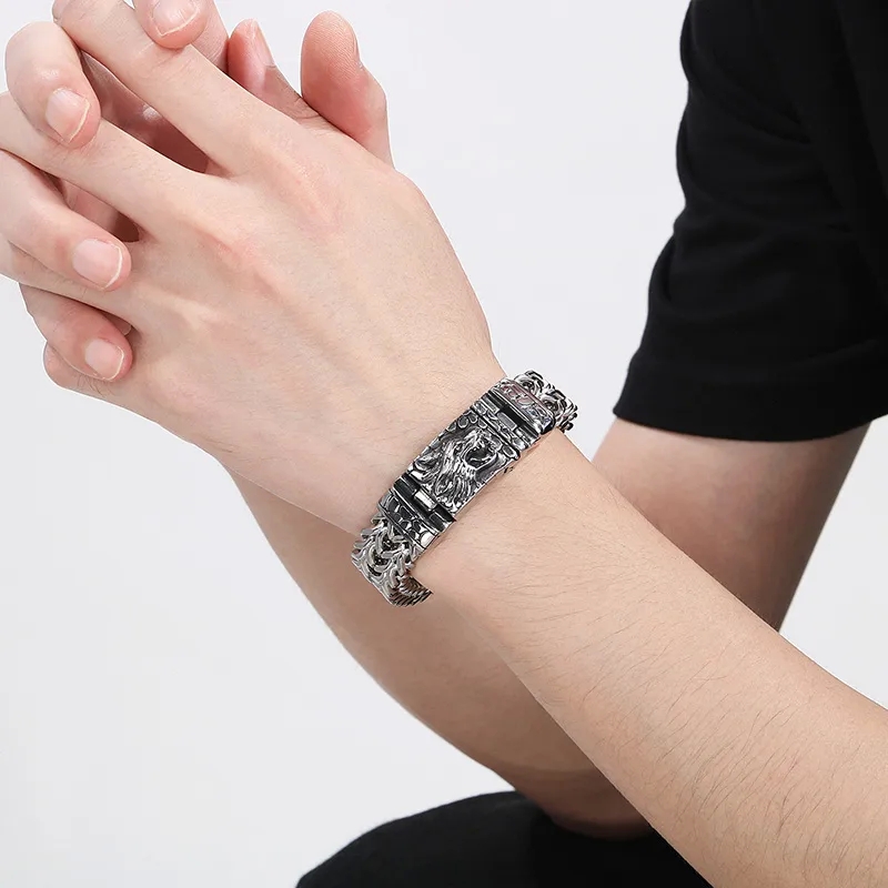 Luxury Matte Artsy Wolf 304 Stainless Steel Men's Bracelet – Trendsetting Hip-Hop Style