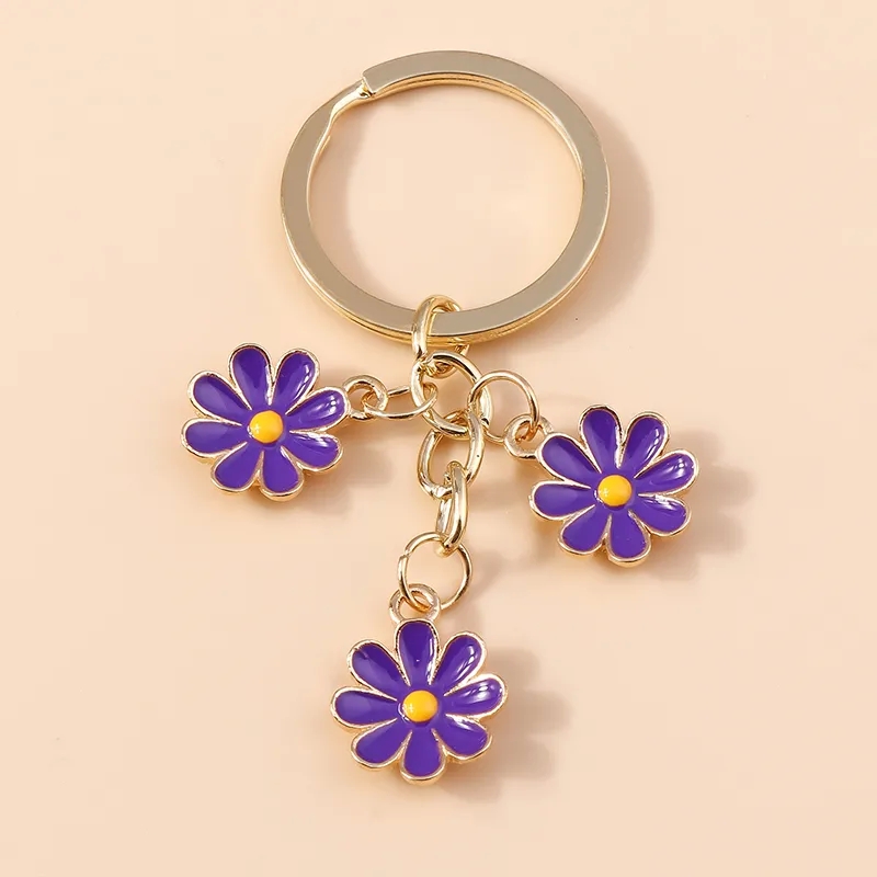 fashion accessories categories Luxury Earthy Daisy Alloy Plated Keychain Pendant - Sleek High-End year 2000 fashion accessories Branded Design 1pc Wholesale stile fashion accessories moncton photos