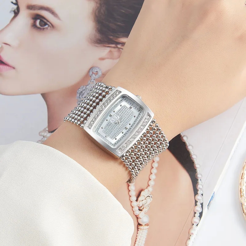 fashion accessories exhibition "Unique Vintage Letter Jewelry Buckle Quartz fashion accessories store near me Watch – Affordable Luxury with a Glistening Safe Luxury Feel" fashion accessories 2023