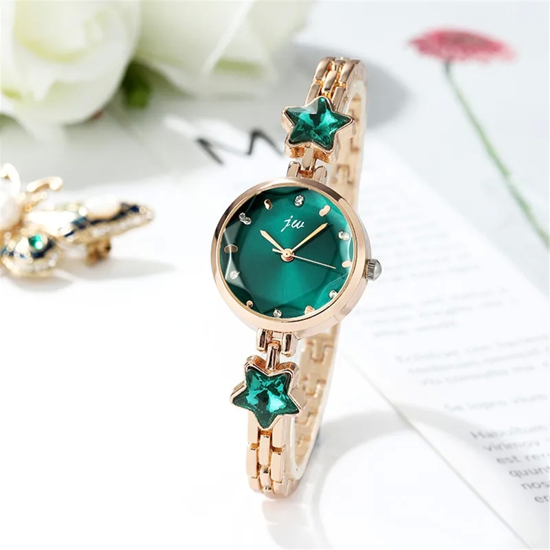 fashion accessories stores 