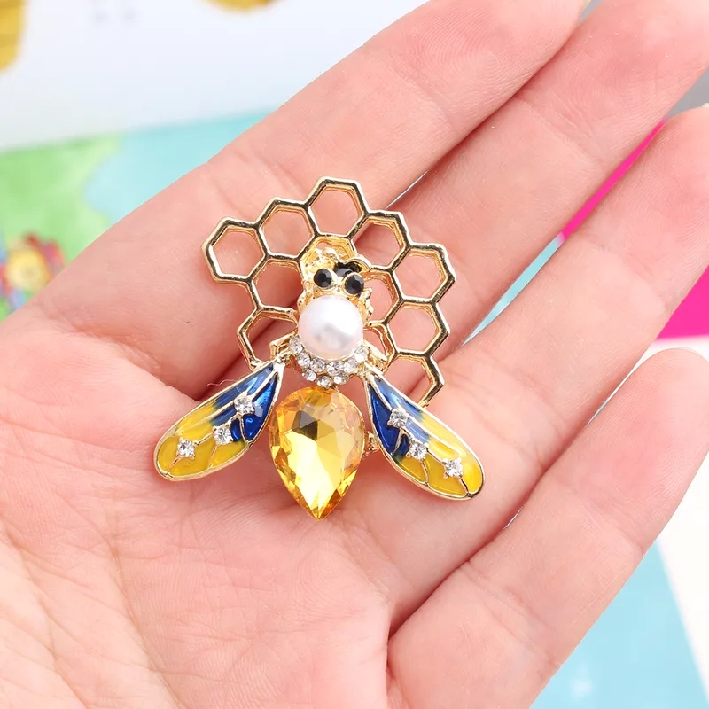side street fashion & accessories "Hand-Engraved Bee Alloy Rhinestone Brooch – profile fashion accessories Affordable Luxe Everyday Jewelry Exclusive Wholesale Deal" 80s fashion trends accessories