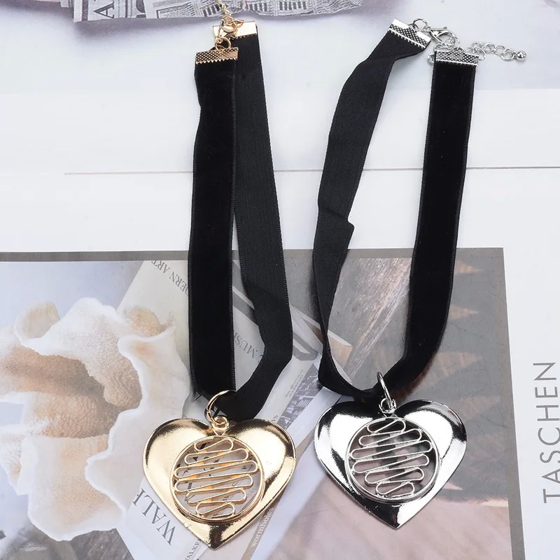 fashion jewelry designers "Bohemian Heart Alloy 50s mens fashion jewelry Pendant Necklace - Non-Toxic Ethnic Style for Daily Wear Wholesale Affordable Jewelry" trending fashion jewelry 2024