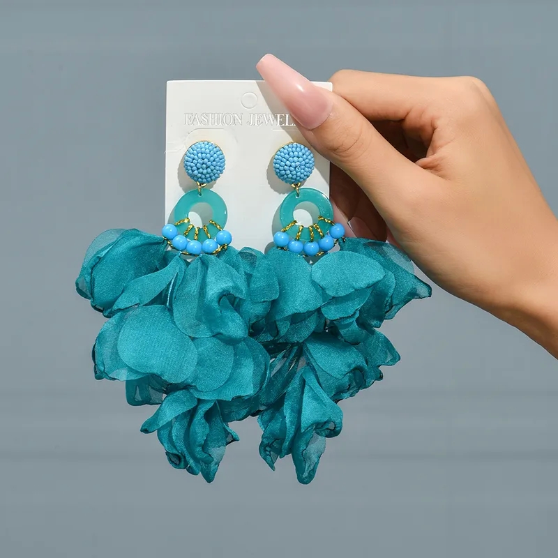 fashion jewelry vs costume jewelry 