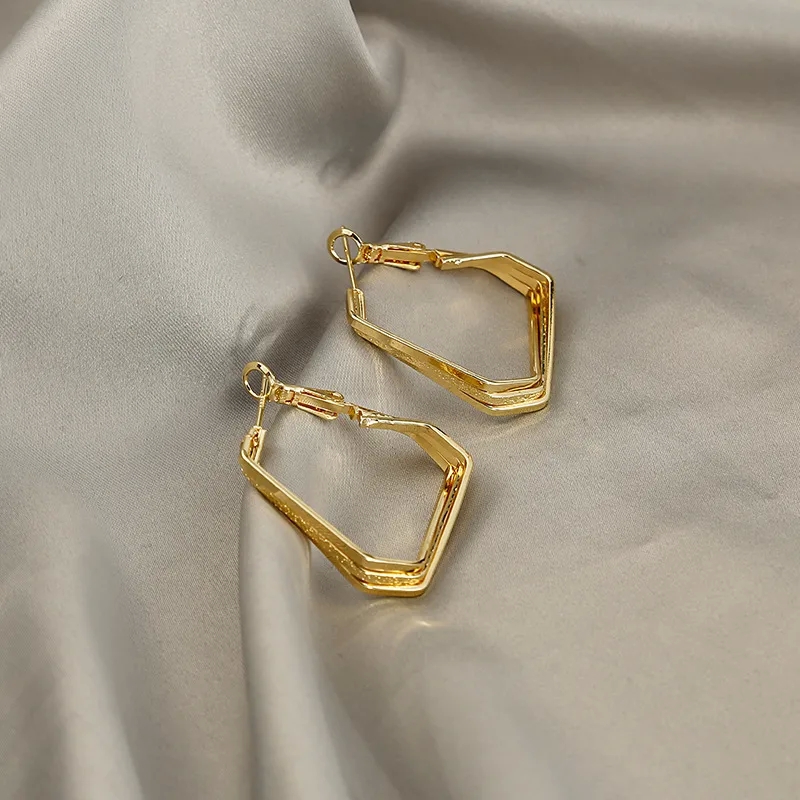 fashion style 60's Custom Lightweight C-Shape Geometric Hollow Iron fashion jewelry la Earrings – Statement Premium Quality Custom-Fit Design jewelry 70s fashion accessories