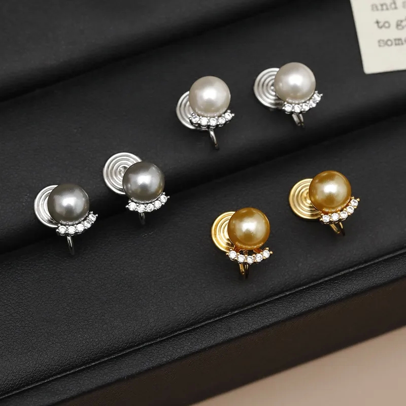 Luxury Round Pearl 18K Gold Plated Stud Earrings – Celebrity-Inspired Elegance, Eye-Catching Style