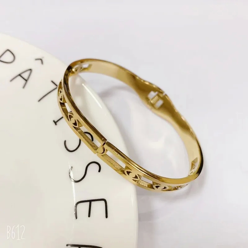 fine jewelry buyers near me "Artisan-Crafted zachary's fine jewelry Luxury Titanium Steel Heart Bangle with Rhinestones – Custom Everyday Jewelry One-of-a-Kind" zahnz fine jewelry