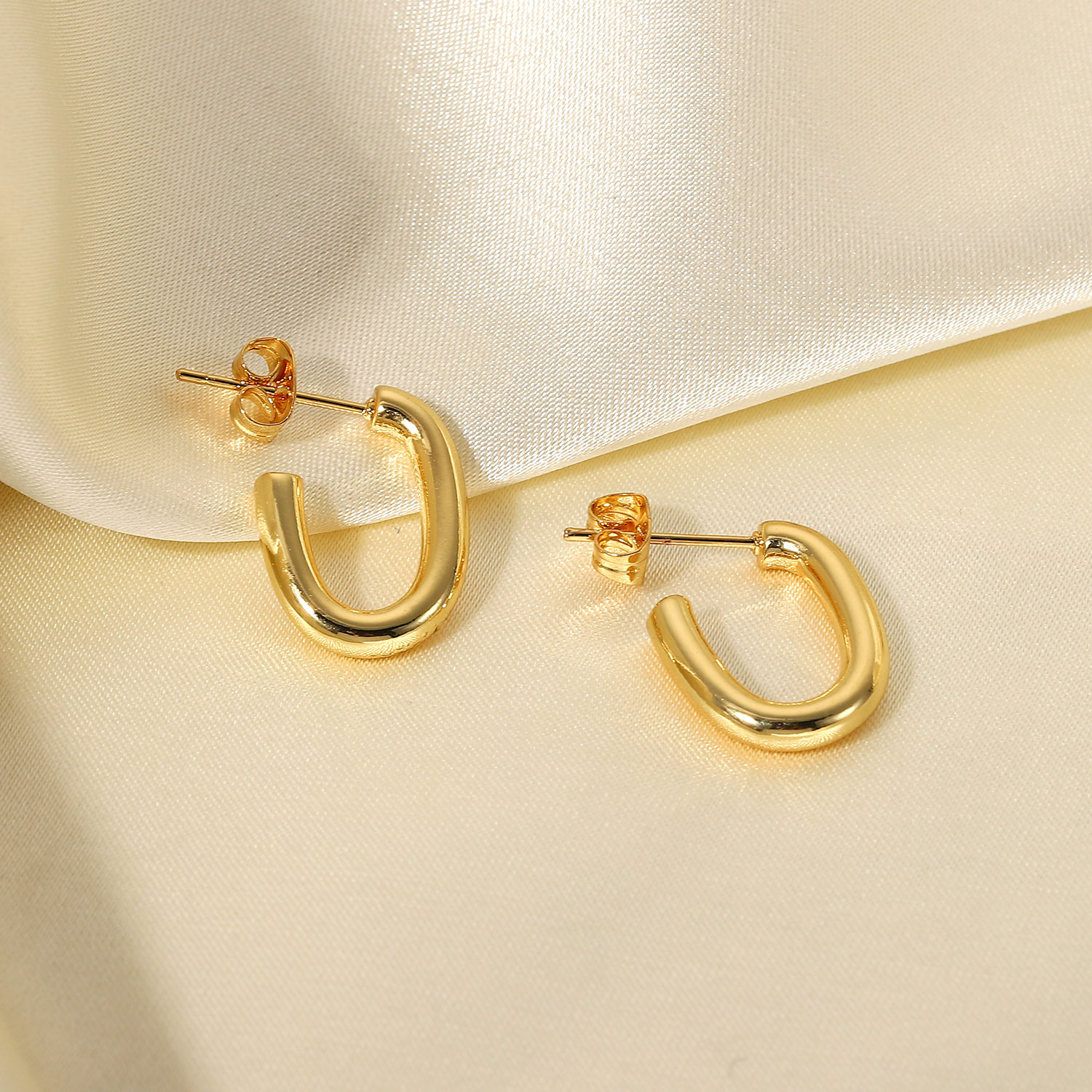 fine jewelry vs costume jewelry 