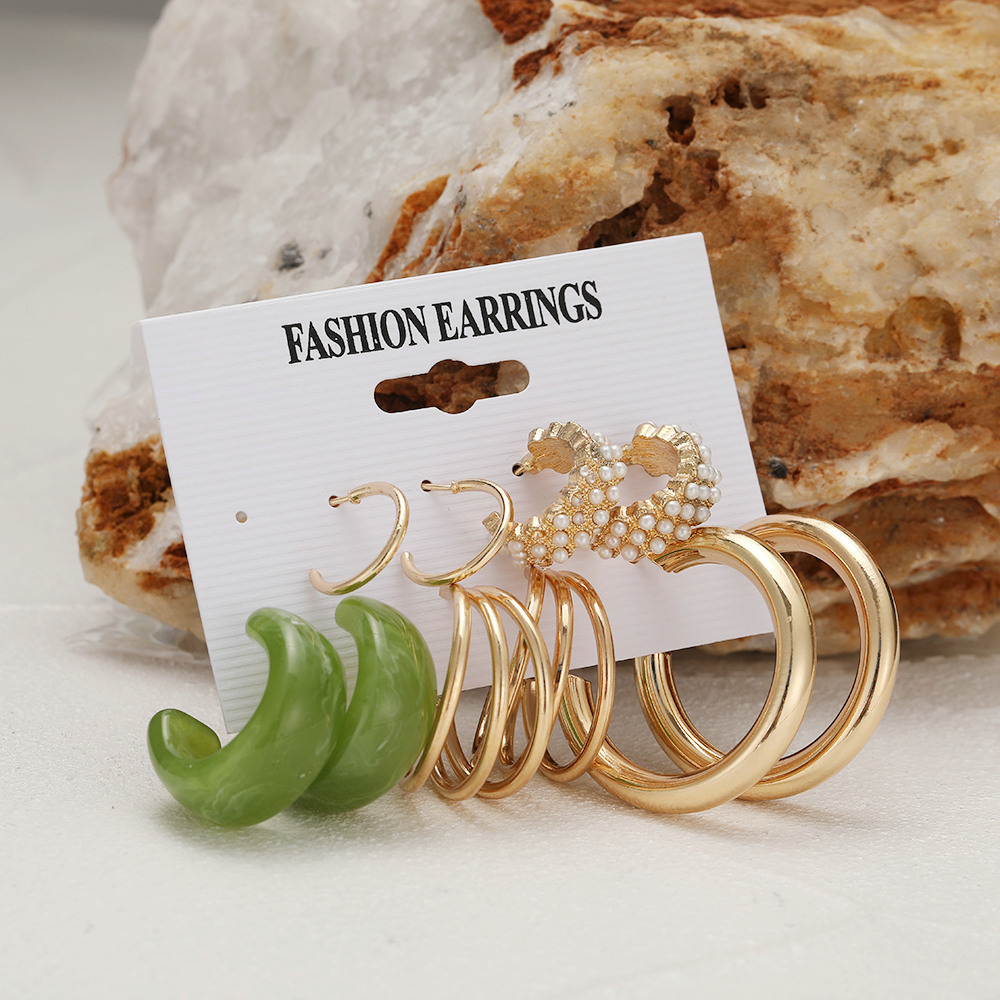 how to clean fashion jewelry 