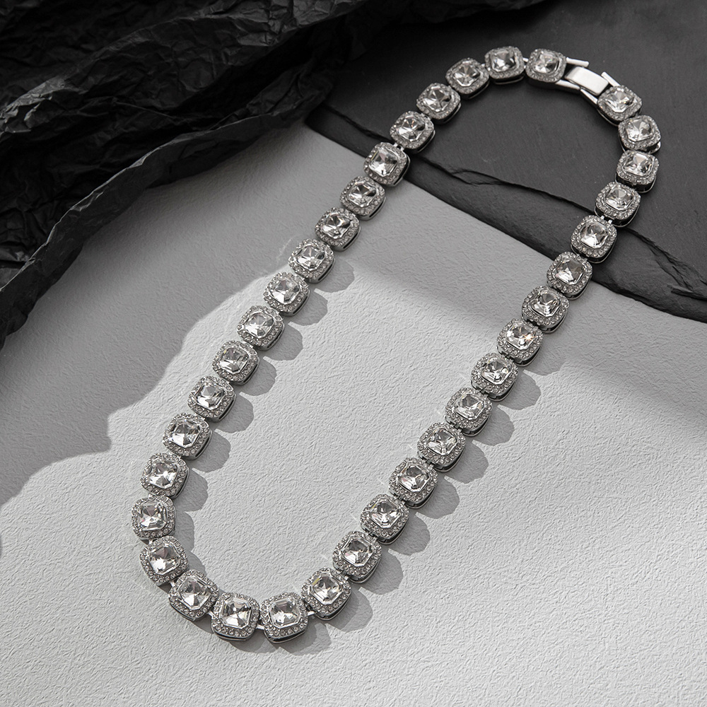 jewelry fashion trends 2023 