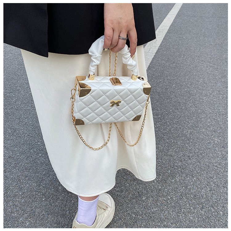 nike school bags Wholesale Modern Women's Medium PU Leather Chain xmas gift bags Bag – Rare Refined Elegance, Square Lock Clasp, All-Season Style judith leiber bags