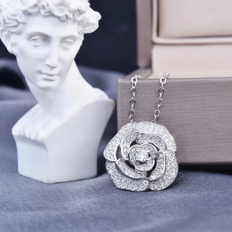 shorty's fine jewelry and piercing "Bohemian Copper quince fine jewelry Diamond Flower Jewelry Set – Refined & Eye-Catching Gemstone Accessories" fine jewelry buyer