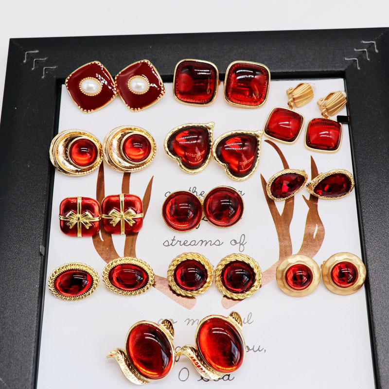 what jewellery was worn in the 1940s 