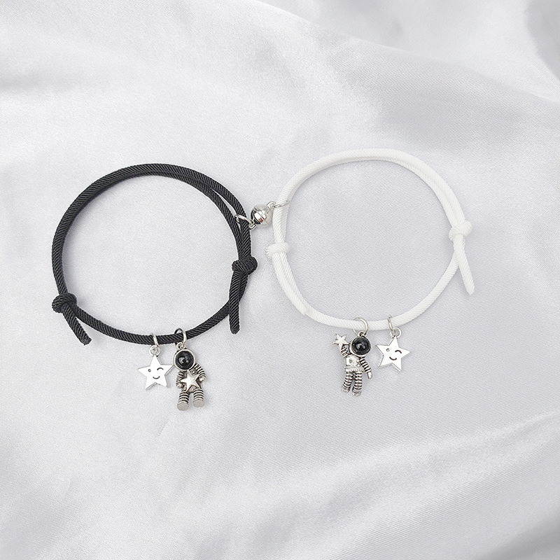 what kind of jewelry was worn in the 90s 