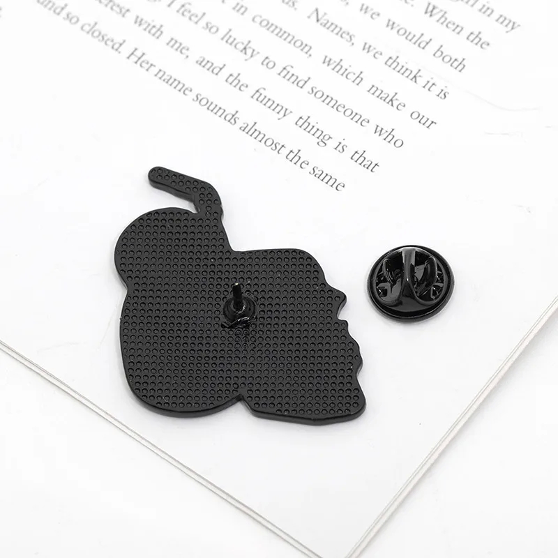 fashion accessories in region 3 "Polished Scratch-Resistant Skull Brooch - yazzy's fashion accessories Bold Unisex Festival & Everyday Jewelry Alloy Varnish Finish" fashion unique accessories
