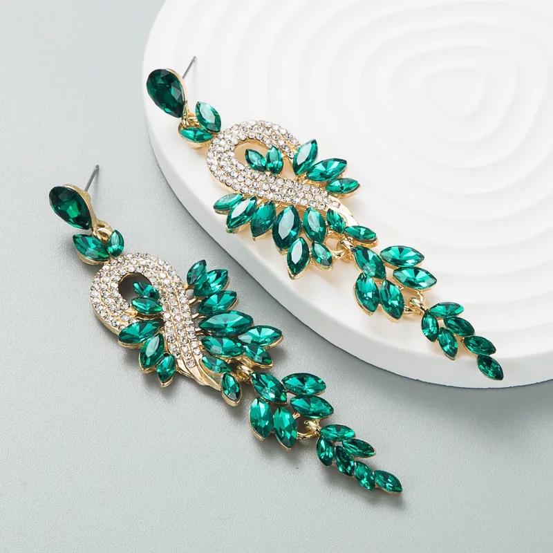fashion jewelry celebrities wear "Exclusive Sparkling Geometric Drop Earrings – Handpicked Seasonal Collection 1940s women's fashion jewelry Limited Stock!" yellow fashion jewelry