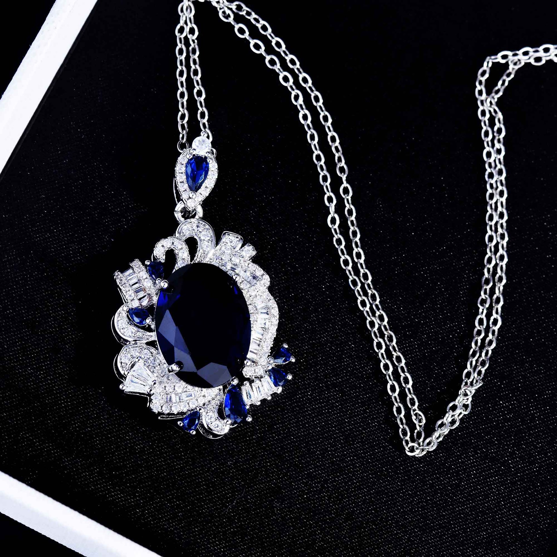 fine jewelry brooches 