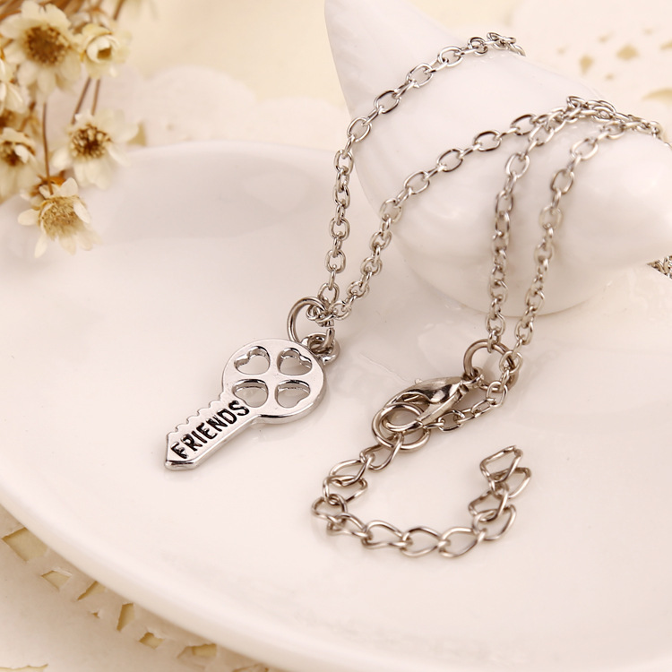 high quality fashion jewelry Trendy italian fashion jewelry Modern Geometric Alloy Pendant Necklaces - Scratch-Resistant & Safe Wholesale Jewelry fashion jewelry brand necklace