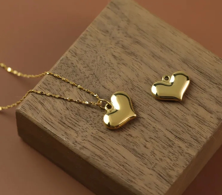 wholesale charms for jewelry making Luxury Minimalist 304 Stainless 6mm red beads for jewelry making Steel 18K Gold Plated Hand-Engraved Heart Pendant real gold beads for jewelry making