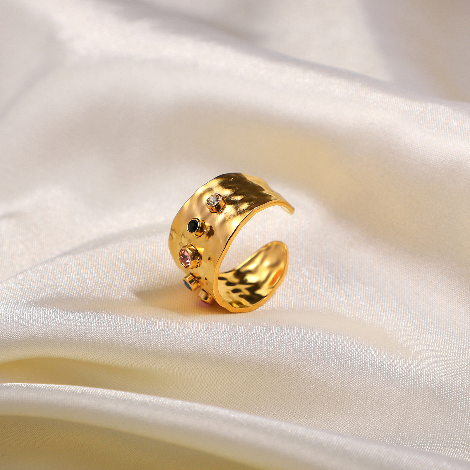 fine queen jewellery 